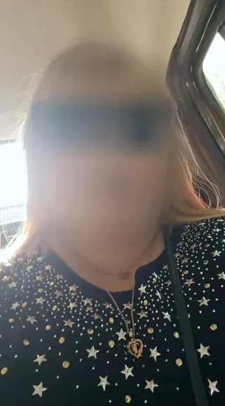 Alma, 25