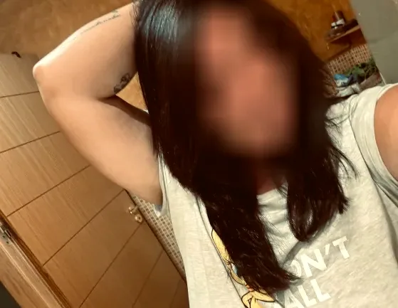 Amina, 30