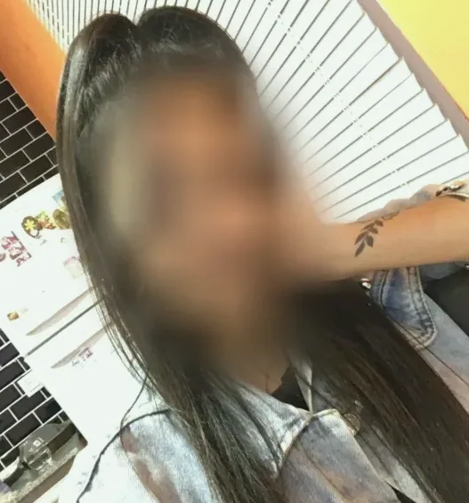 Andrea, 29