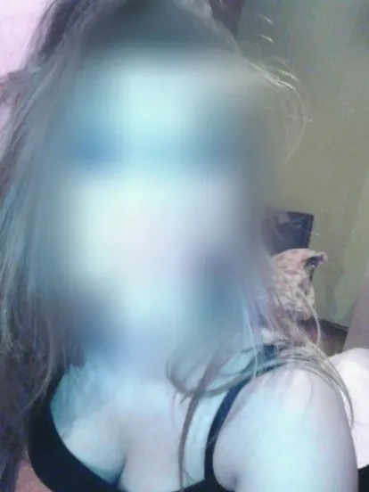 Andrea, 25