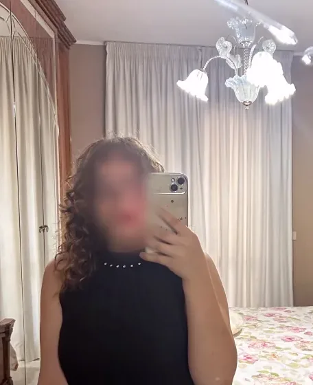 Helena, 21