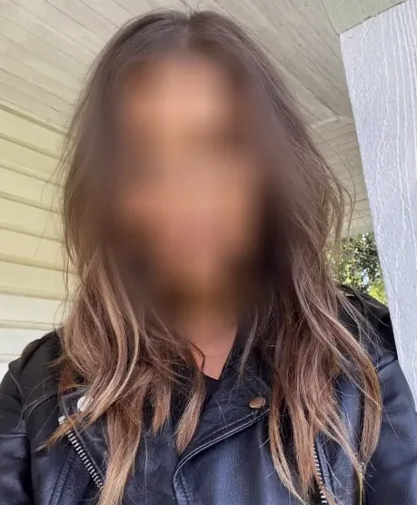 Jovana, 32