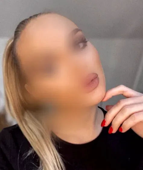Laura, 31