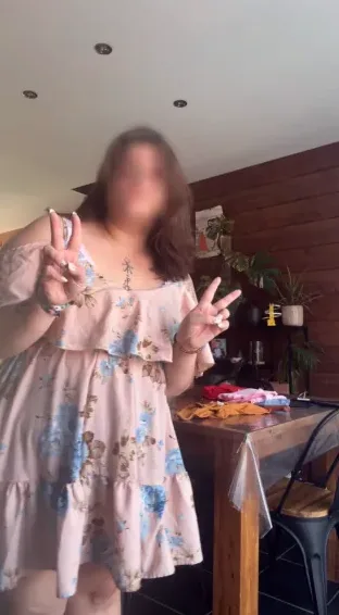 Leyla, 23