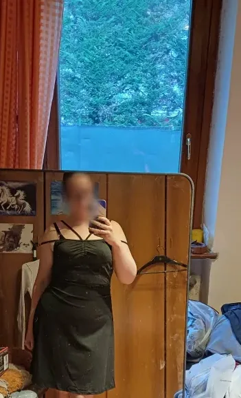 Marianne, 27