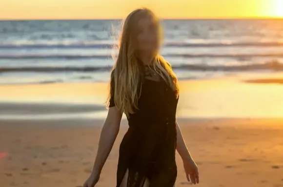 Simone, 32