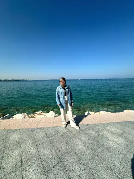 Sofia, 29