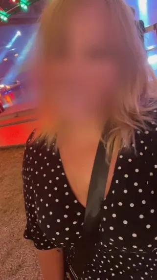 Sofia, 28