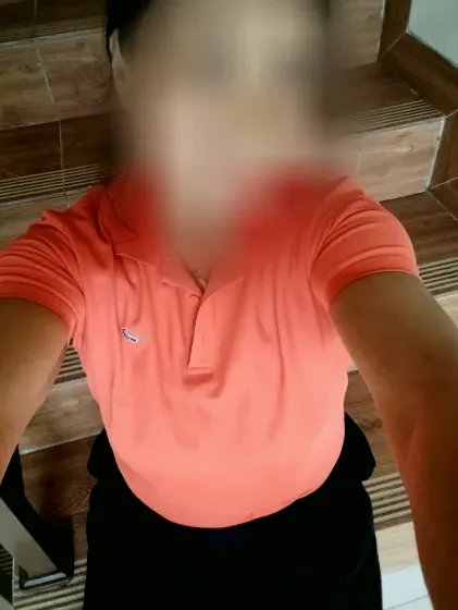 Tina, 40